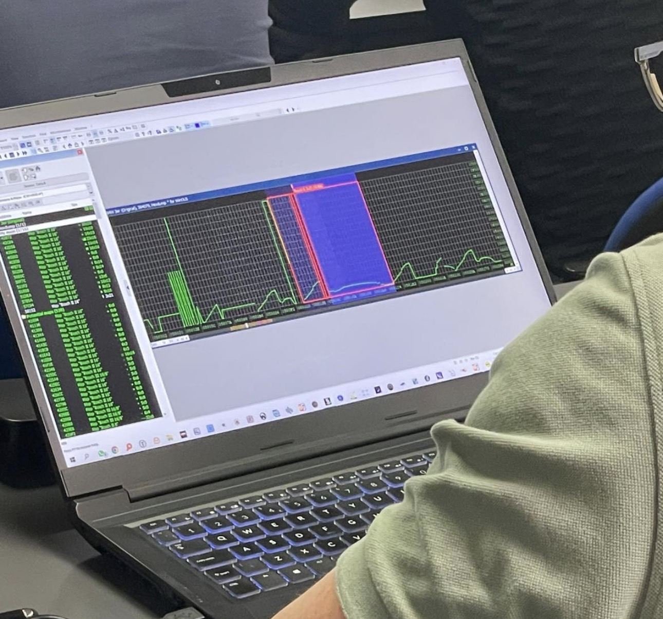 Diagnóstico y mapeo de ECU en laptop, análisis de logs